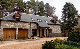 Red Squirrel Lodge
